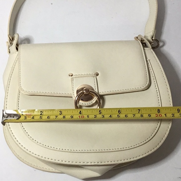 Badgley Mischka Women’s Ivory Cream Faux Leather Saddle Bag Shoulder Bag Purse - Picture 10 of 11